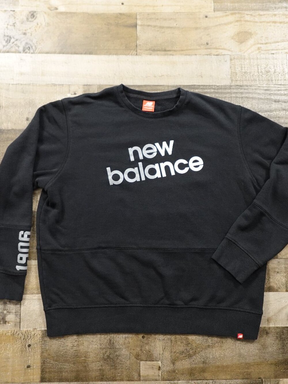 New Balance 1906 Crewneck Sweatshirt Men’s 2XL Black Logo Athletic Streetwear